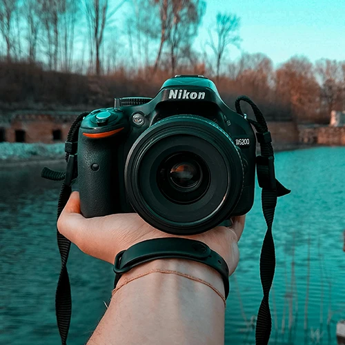 Lustrzanka cyfrowa do 2000 zł – przewodnik 2025